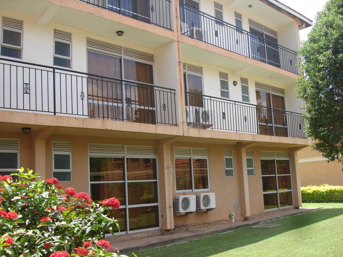 Acholi Inn グル エクステリア 写真